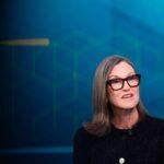 Coinbase (COIN) stock prediction: $330 bull case vs $148…